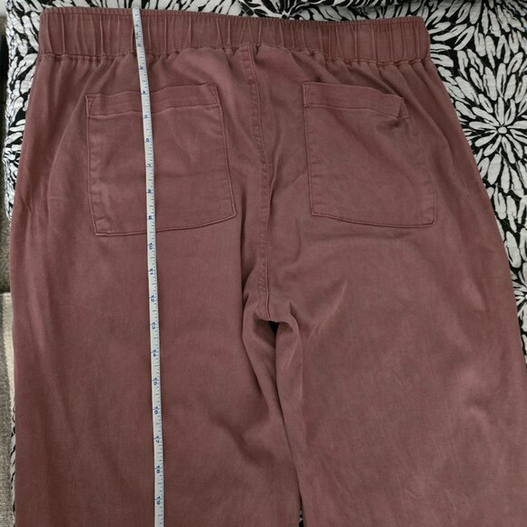 Two Buffalo Pull-On Pants, Dusty Rose and Gray-Green colour, Size Medium - Picture 3 of 6